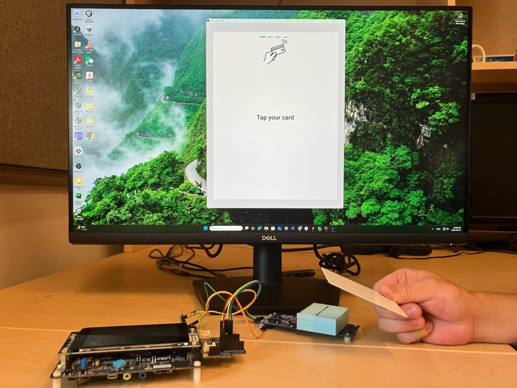 Mit dem NFC-System der University of British Columbia könnten PIN-Codes künftig durch Gesten ersetzt und Zahlungen dadurch hygienischer werden. © Alex Walls