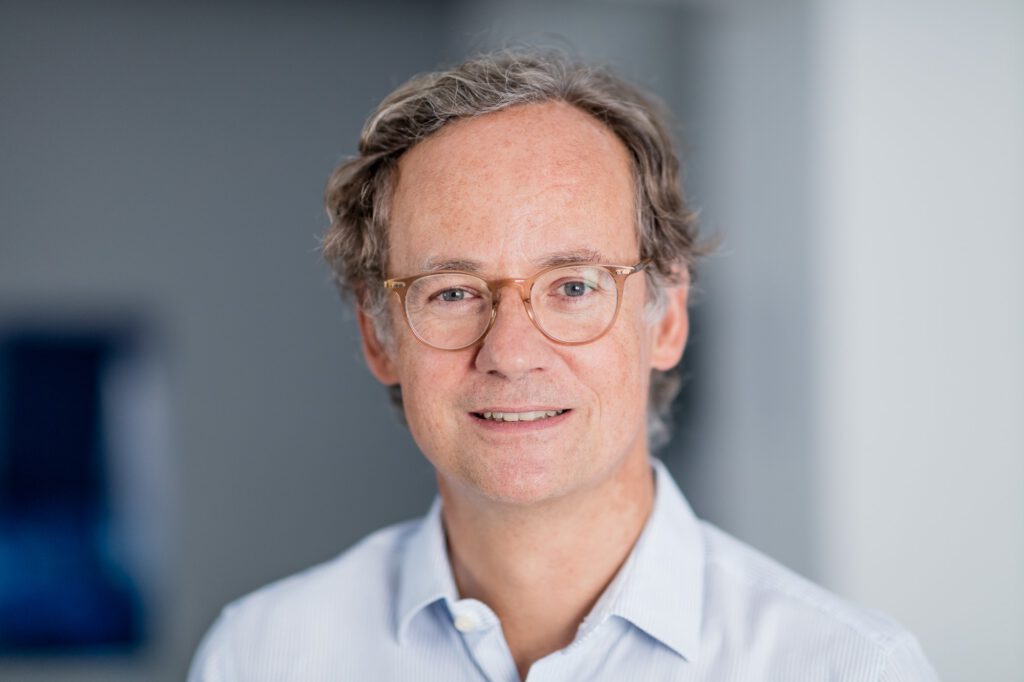 Der Arbeits- und Organisationspsychologe Prof. Dr. Christoph Desjardins von der Frankfurt University of Applied Sciences