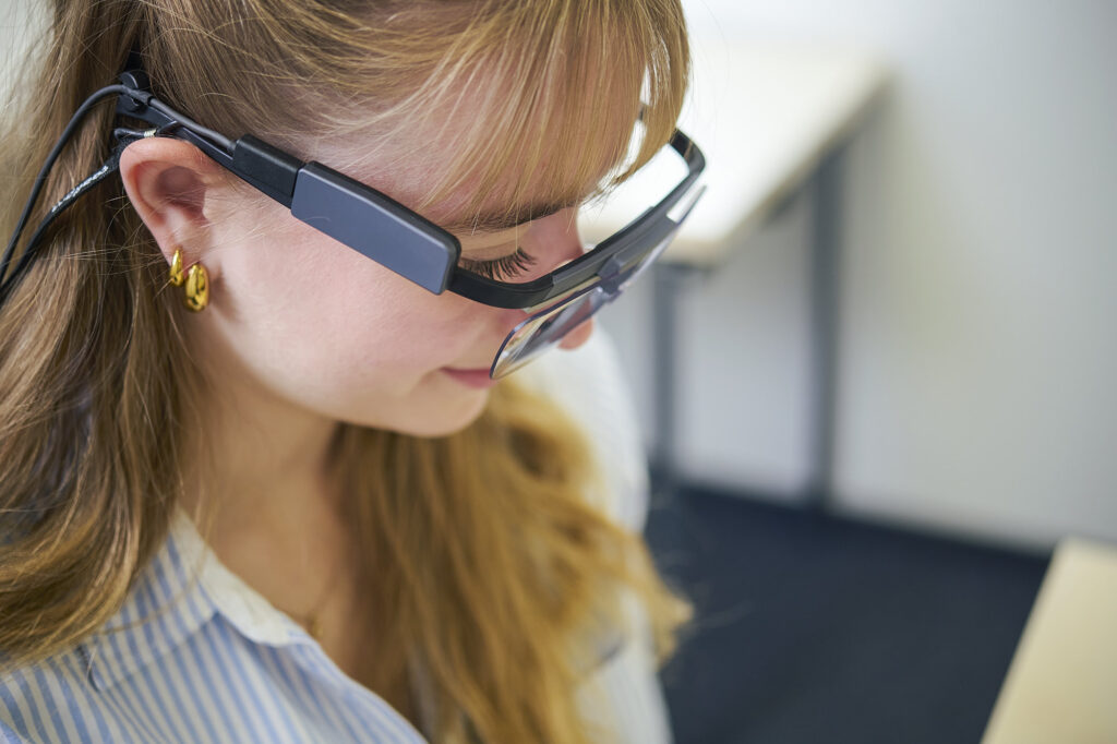 Eine Eye-Tracking-Brille erfasste, wie stark der Nutri-Score die Blicke im Supermarkt lenkte.
