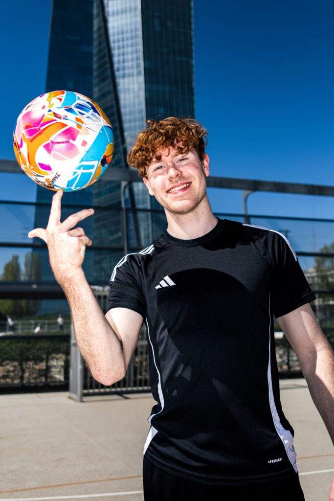 Liebt und lebt Fußball: Jannik Freestyle © Privat