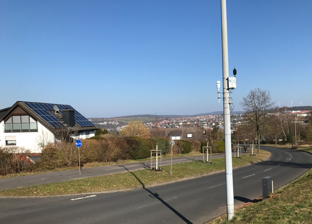 Mit diesen Geräten hat Prof. Dr.-Ing. Thomas Steffens ein Messnetz aufgebaut, um kontinuierlich Daten zu erfassen. Die Werte werden auf der Webseite des LärmLab angezeigt.