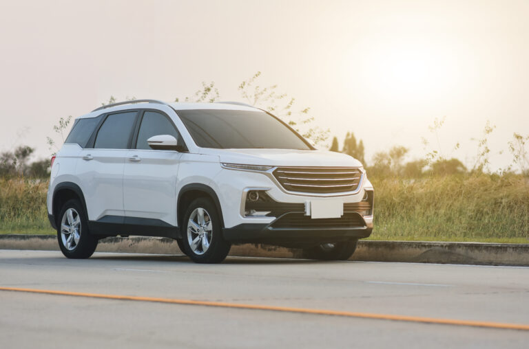 Auto draußen bei Sonne