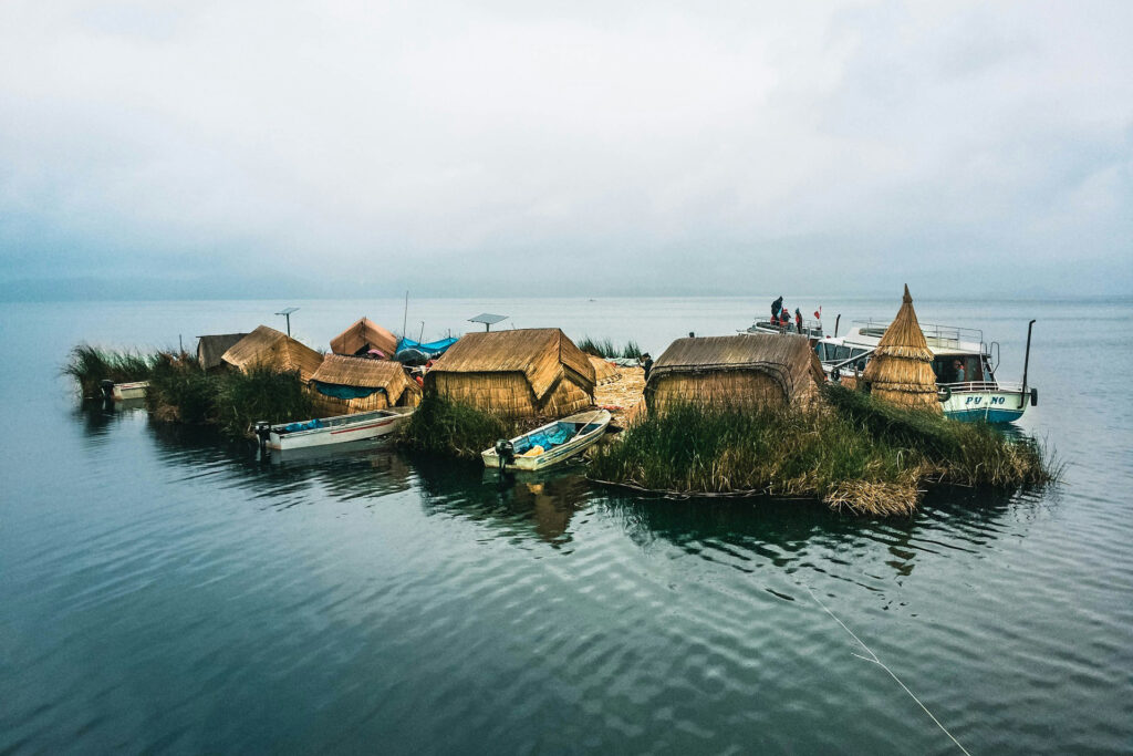 Als die Welt noch in Ordnung war: Ein Bild einer schwimmenden Insel in Puno aus dem Jahr 2018