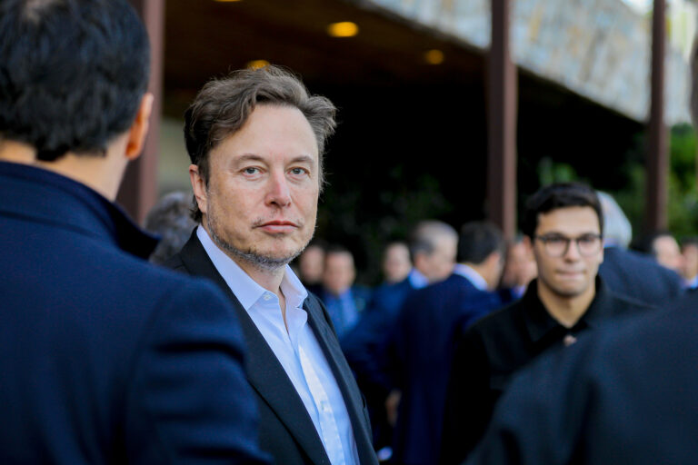 Conectividade_e_Proteção_da_Amazônia_com_Elon_Musk