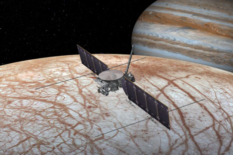Europa_Mission_Spacecraft_-_Artist's_Rendering