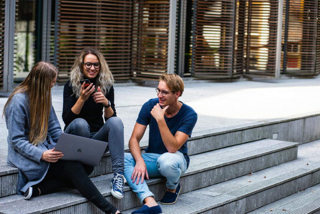 Viele Studierende tun sich schwer, an der Uni neue Freunde zu finden. © Pexels