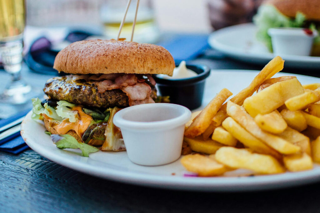 Steigende Temperaturen und veränderte Niederschläge fördern die Vermehrung von Krankheitserregern wie E. coli und Salmonellen. © Pexels