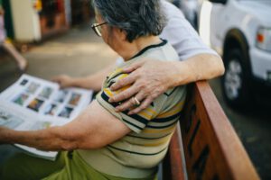 Ein KI-gestütztes Modell bringt neue Hoffnung für Alzheimer-Patienten: Es ahmt präzise menschliche Gehirnprozesse nach und verbessert die Therapieentwicklung.