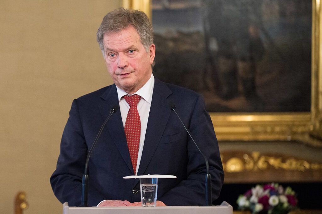 Sauli Niinistö empfiehlt im EU-Bericht, Haushalte sollten für den Ernstfall Vorräte für mindestens 72 Stunden bereithalten. © Wikimedia