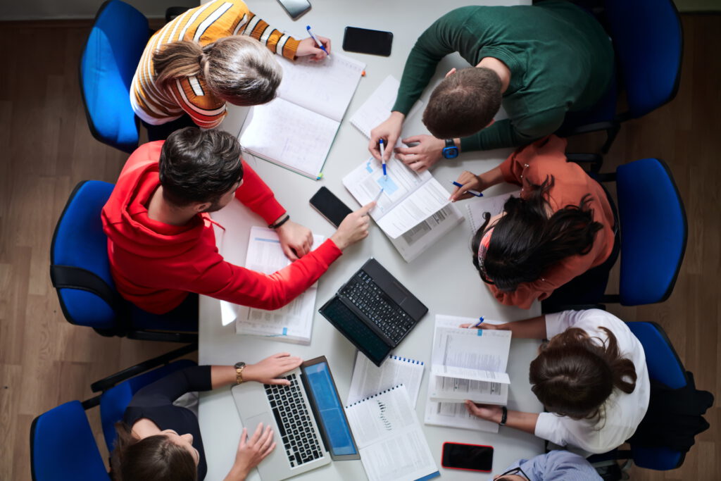 students use modern technology for a school project