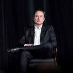 Elon Musk setzt auf Pronatalismus, um die Bevölkerungszahlen zu sichern und die Zukunft der Wirtschaft zu stärken.