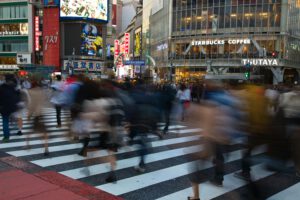 Ab 2025: Tokio führt die Viertagewoche ein, damit Beamte Familie und Beruf besser miteinander vereinbaren können.