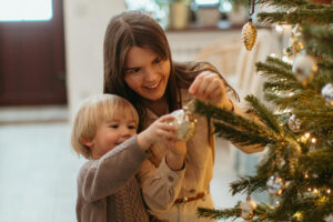 Abschalten und genießen: So wird das Weihnachtsfest ohne Handy zur schönsten Familientradition. © Pexels