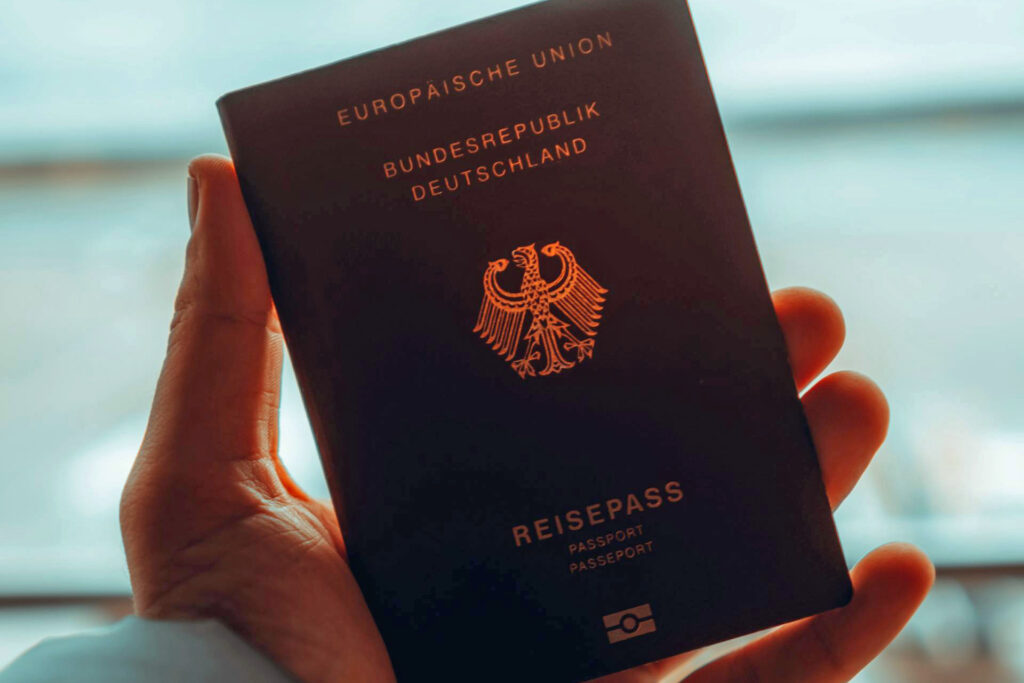 Öffnet nicht mehr so viele Türen: Der deutsche Reisepass verliert im Ranking. © Pexels