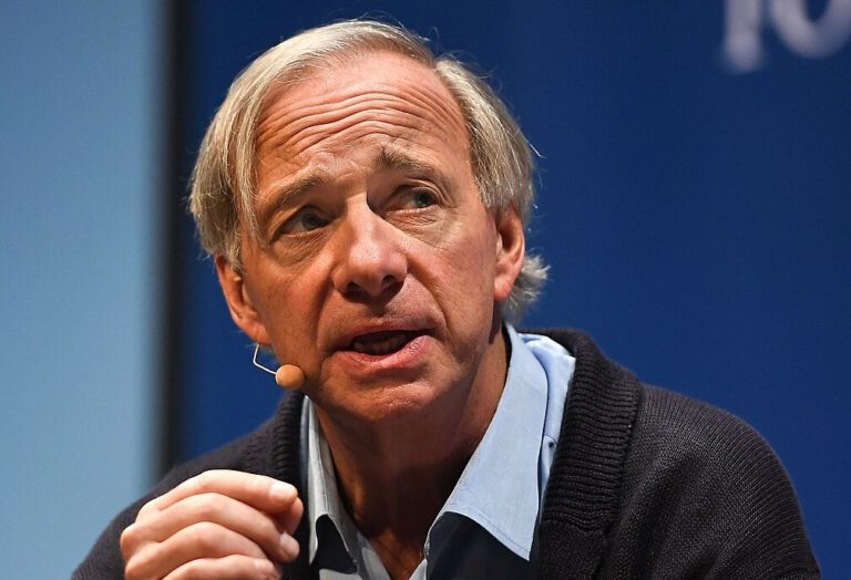 Ein Handelskrieg mit historischem Echo? Ray Dalio sieht alarmierende Parallelen zur Wirtschaftspolitik der 1930er-Jahre.
