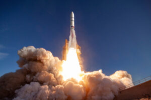 Konkurrenz für Elon Musk? Amazon schickt Satelliten ins All.