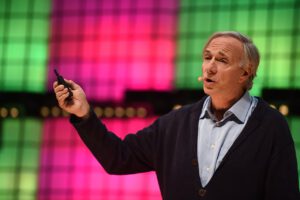 Ray Dalio warnt: Die neuen US-Zölle sind mehr als Handelspolitik – sie bereiten auf globale Machtkonflikte vor.