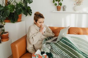Jeder Fünfte arbeitet trotz Krankheit im Homeoffice