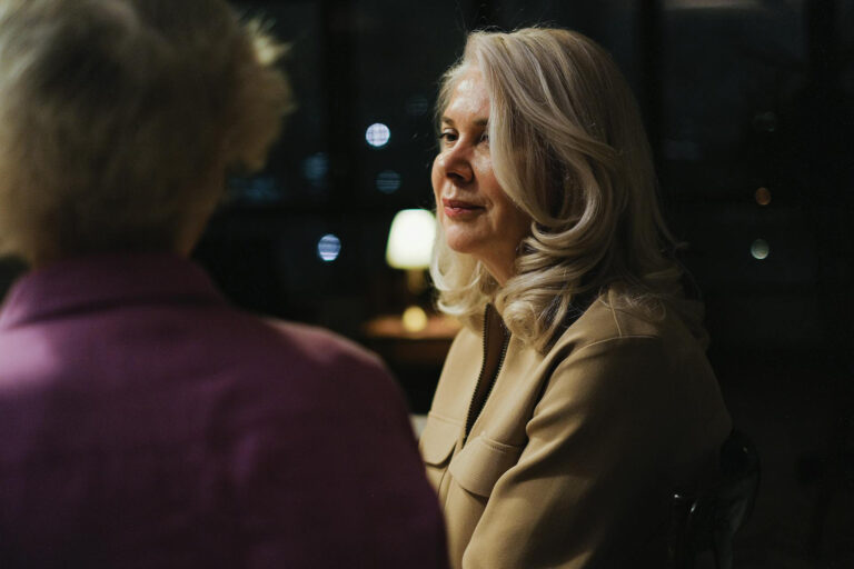 MS-Auslöser: Studien decken Risiken in Darmflora und Kindheit auf