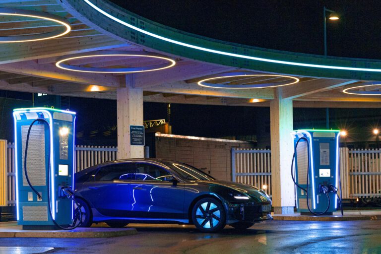 Bonus sichern beim Laden: So profitieren Besitzer von E-Autos