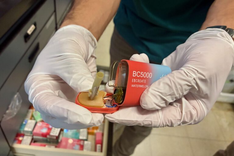 Einweg-Vapes: Mehr Blei als 20 Packungen Zigaretten