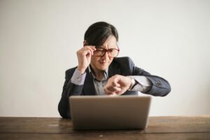 Arbeit frisst Leben – wie Zeitarmut Menschen krank macht