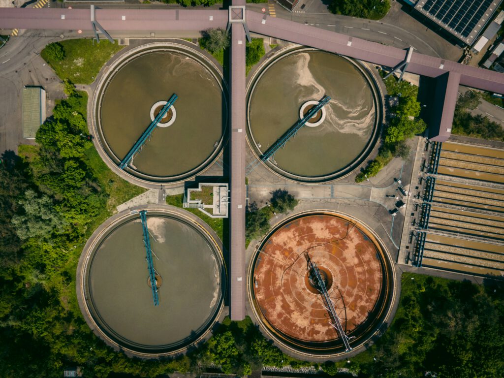 In Flussabschnitten nach Kläranlagen trat Glyphosat in besonders hoher Konzentration auf. © Unsplash