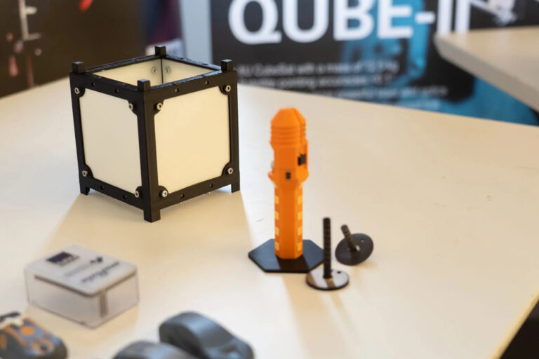 FORnanoSatellites: Neue Satelliten-Plattform entsteht in Bayern