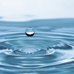 Ein neues Material mit Cobalt reinigt verschmutztes Wasser in nur 2,5 Minuten – aktiviert durch Ultraschall und ganz ohne chemisches Nachfüllen.