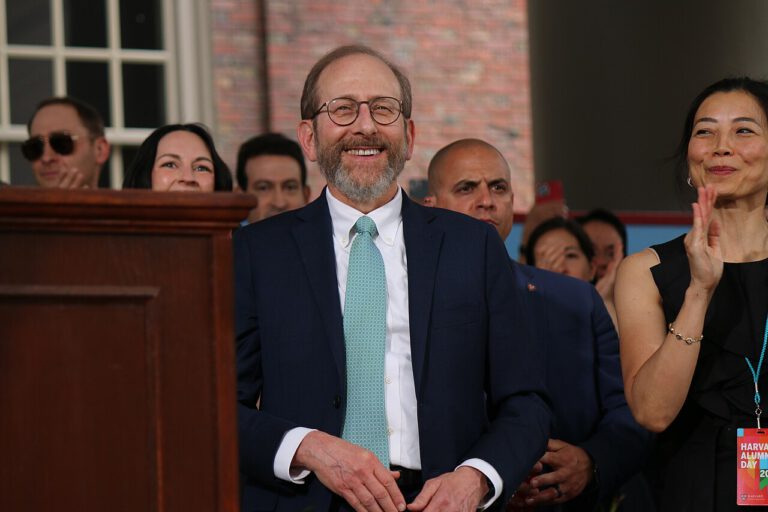 Trumps Kürzungen treffen Harvard hart – Spitzenforschung leidet