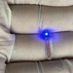 Die ICOPS-Kapsel im aktivierten Zustand: Das lichtbasierte Mini-Gerät soll gezielt Nervenzellen im Darm ansteuern und ermöglicht eine nicht-invasive Untersuchung des Verdauungssystems.