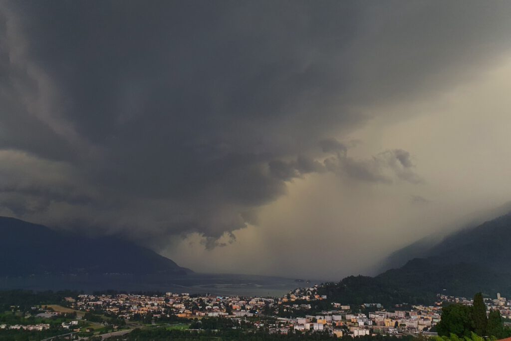Superzellen-Gewitter nehmen durch den Klimawandel in Europa deutlich zu, besonders im Alpenraum drohen bis zu 52 Prozent mehr Extremstürme.