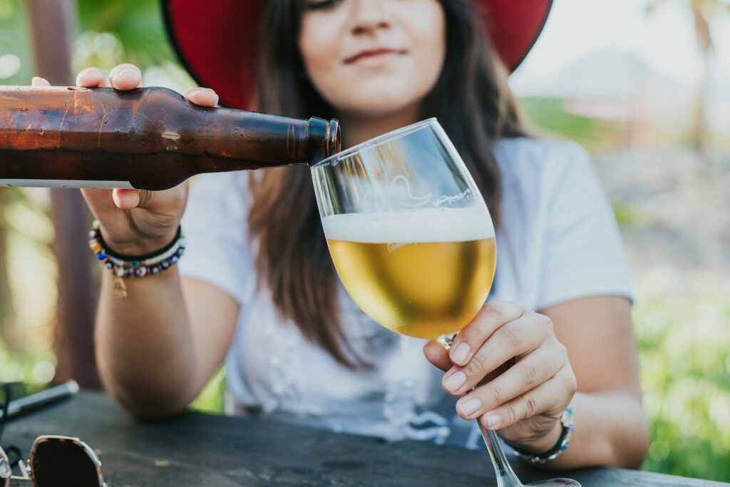 Gen Z kehrt Alkohol den Rücken, doch nicht nur aus reiner Vernunft