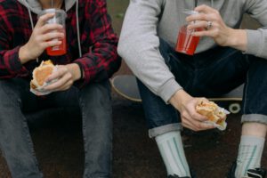 Fertigprodukte ersetzen Mittelmeer-Ernährung bei Jugendlichen