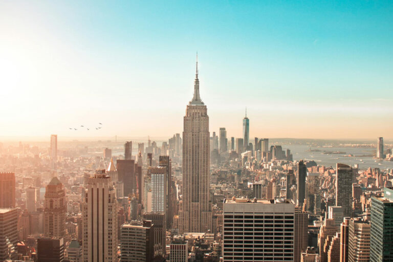 Kühlender Beton: Baustoff strahlt Hitze weg – Häuser 5 Grad kühler