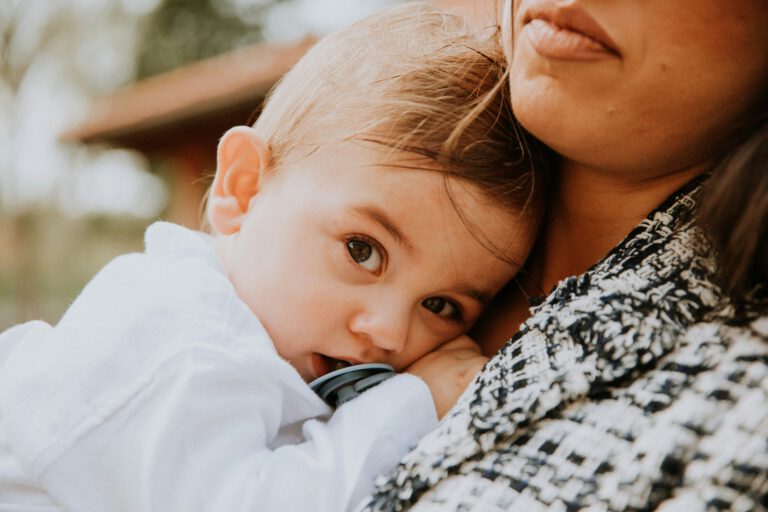 Das Gedächtnis von Babys dreht sich um andere, nicht sie selbst