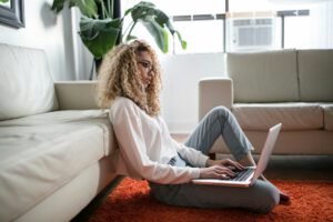 Gen Z verzichtet für ein gutes Gehalt auch auf Work-Life-Balance