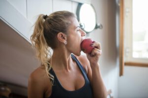 Frauen mit viel Obst auf dem Speiseplan atmen freier: Obst mindert laut Studie messbar die Lungenschäden durch Feinstaub.
