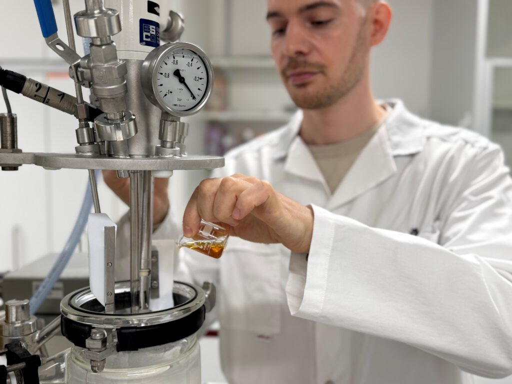 Im Labor der Mibelle Group entsteht eine neue Rezeptur – ganz ohne Palmöl. © Mibelle Group, 2025