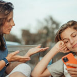 Jugendliche lieben Social Media – Eltern wollen sie verbieten