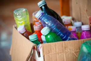 Neuer Katalysator recycelt Plastik-Müll zu Rohstoffen