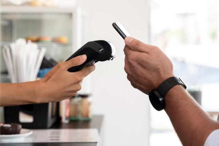 Kontaktloses Bezahlen der Zukunft: Neun Gesten ersetzen die PIN