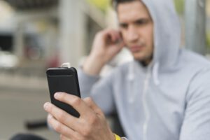 KI perfektioniert Betrug – alte Maschen wirken plötzlich wieder