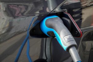 Aus alten E-Auto-Batterien wird dringend benötigter Dünger