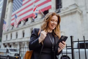 Je höher die Qualifikation, desto größer das Risiko: KI killt Bürojobs