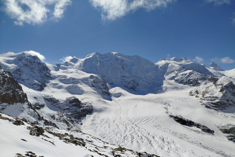 Lawinen retten Gletscher: Alpen-Eis bleibt dreimal länger