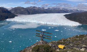 Grönland: Gletscher-Kalbung löst Unterwasser-„Tsunamis“ aus