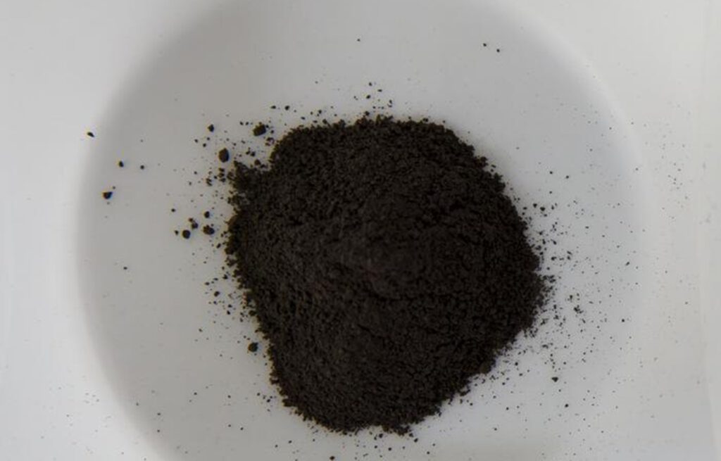 Der neu entwickelte Katalysator ermöglicht die Rückreaktion von Wasserstoff und Kohlendioxid – ein wichtiger Schritt zur CO₂-Umwandlung. © KIER