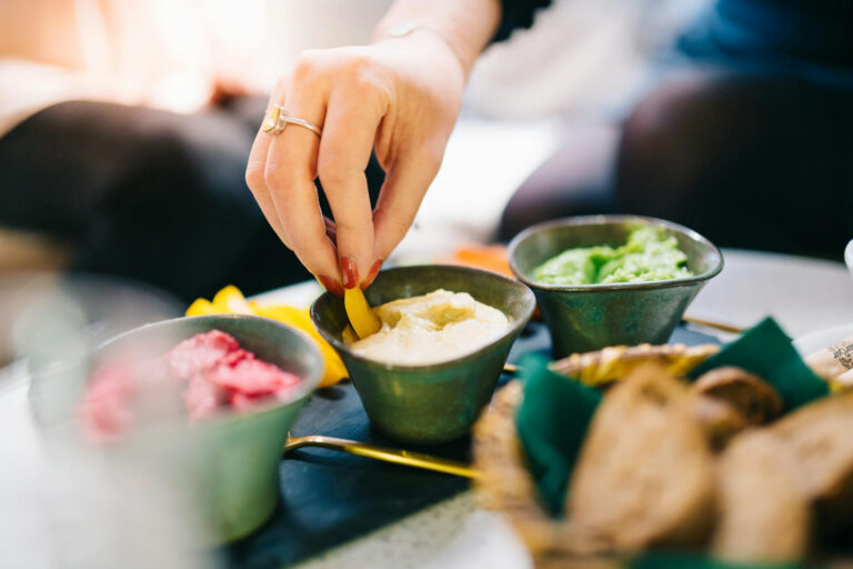 Essen als Klimaschutz: Vegane Ernährung halbiert CO₂-Ausstoß