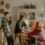 Mitbewohner am Küchentisch